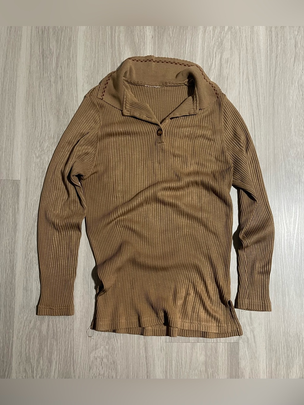Ribbed Long Sleeve Polo Top in Brown